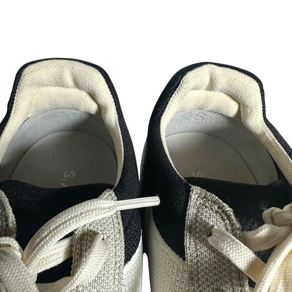 Athletic_Shoes